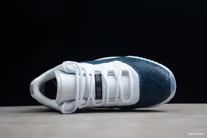 HYPE Air 11 Navy Jordan Blue CD6846-102 Snakeskin Low 0501